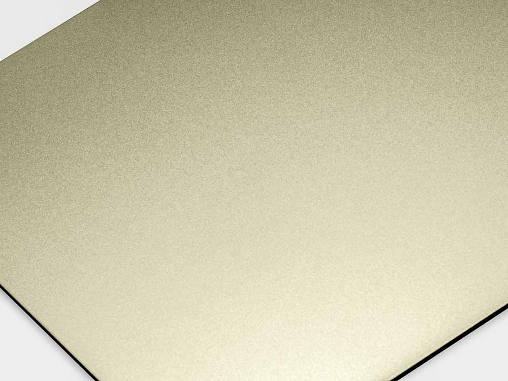 Beads 3 RVS plaat met zachtgele PVD Champagne-TiN coating, fijne kraaltextuur, plaat in perspectief
