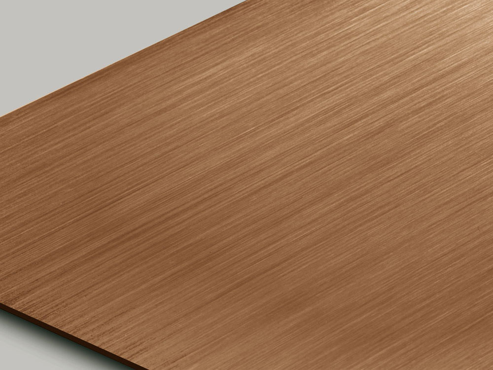 Hairline 1 RVS plaat met koperkleurige PVD Rose Gold-TiN coating, plaat in perspectief